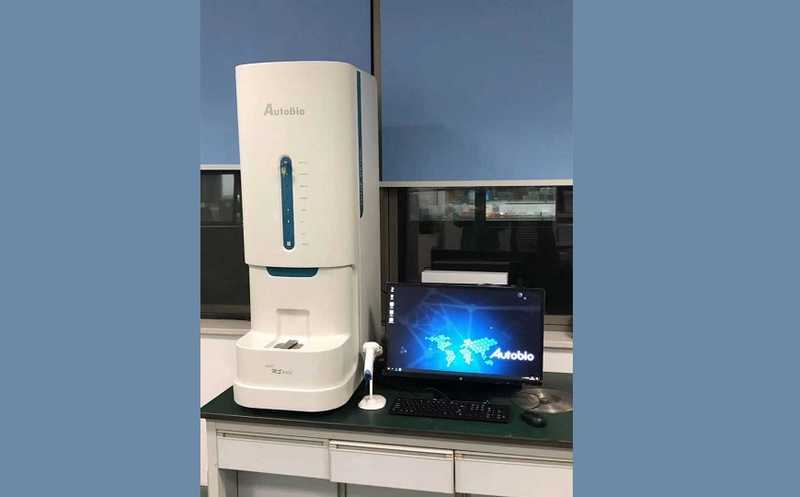 О комплексном решении для микробиологии на школе «Иммунология для врачей» рассказал представитель ИЛС