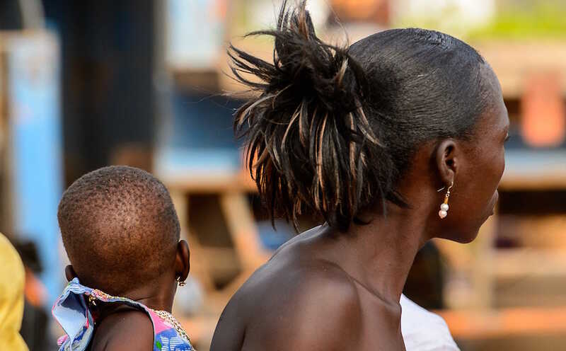 Жара уменьшает долю мальчиков среди новорожденных?